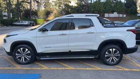 FIAT TORO 1.3 TURBO 270 FLEX VOLCANO AT6 FIAT TORO 1.3 TURBO 270 FLEX VOLCANO AT6